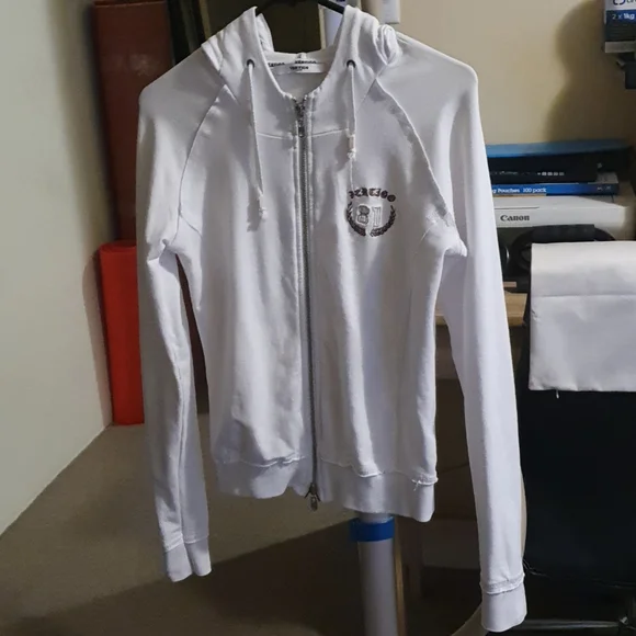 Worn once for like an hour its in brand new condition - Picture 3 of 3